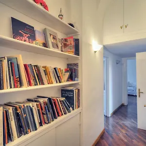 Luxury House - The House , Roma Italia