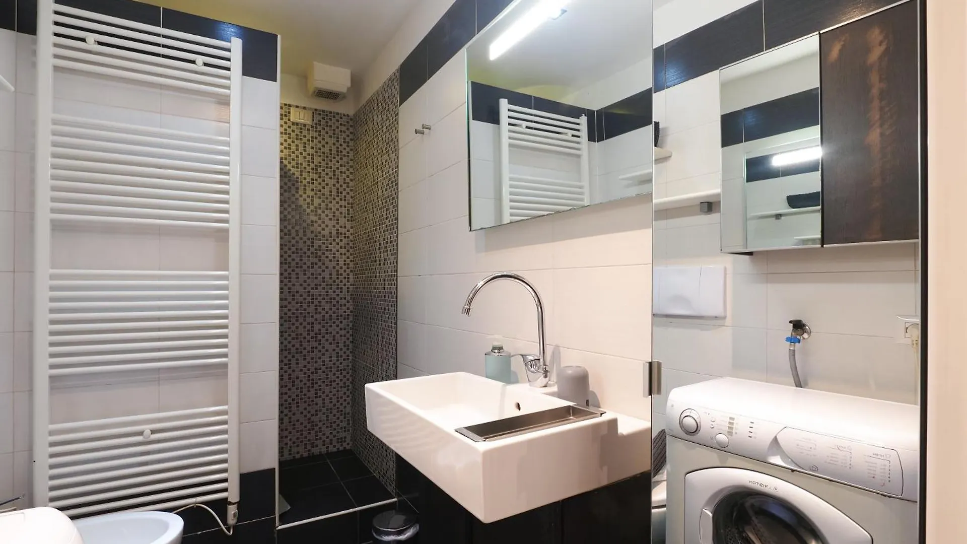 Apartmán Primopiano - Schiaparelli A Flat Milán 0*,